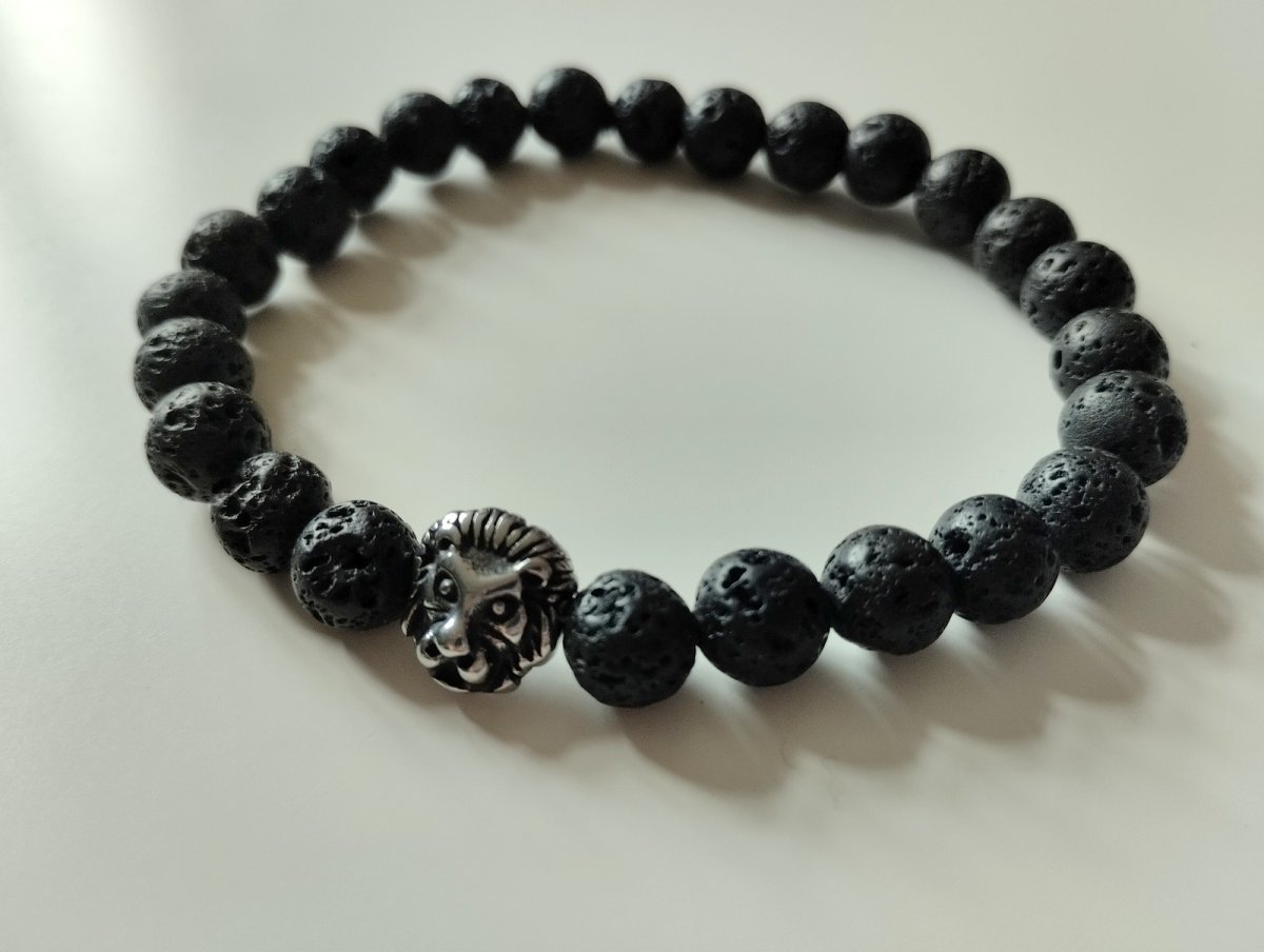 Náramek z přírodní lávy s nerezovým lvem