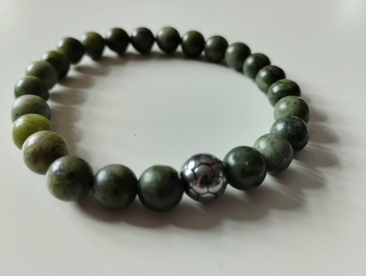 Náramek z minerálu jadeit s míčem