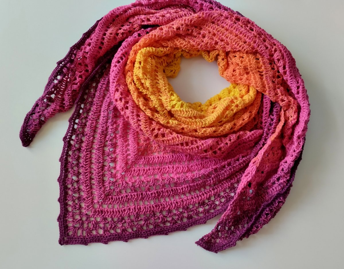 Šátek háčkovaný "Západ slunce s červánky"