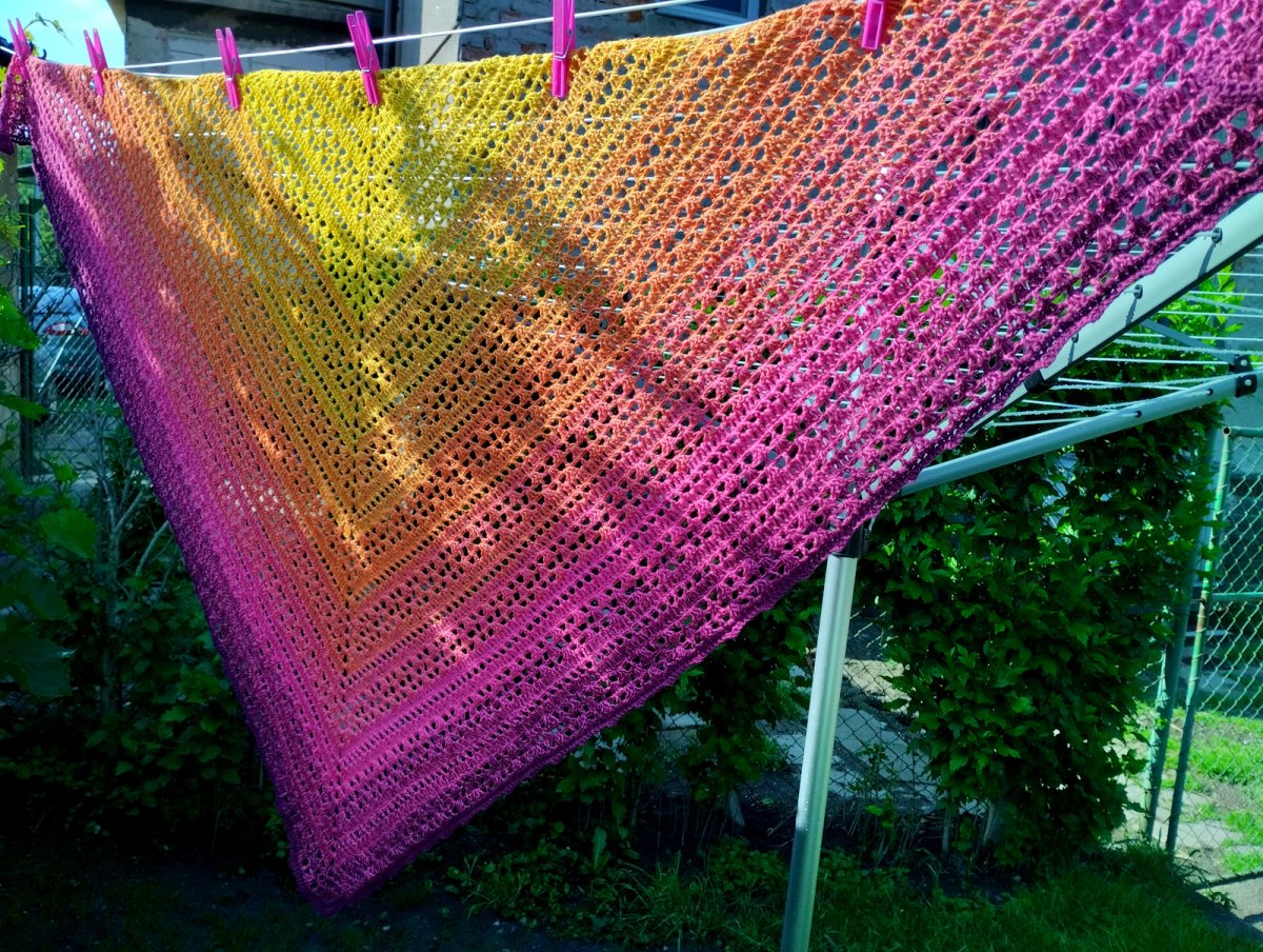 Šátek-pléd háčkovaný "Západ slunce s červánky"