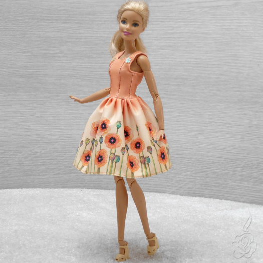Barevné šatičky pro Barbie