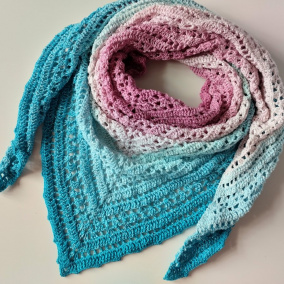 Šátek háčkovaný "Červánky na nebi"