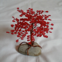Červený stromeček z korálků