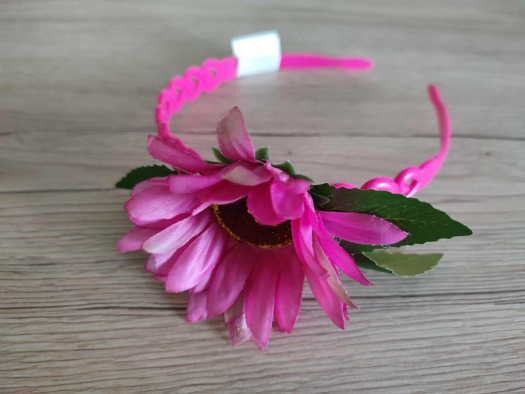 čelenka gerbera