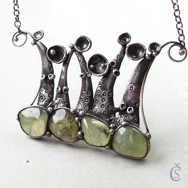 Číhají v trávě - Prehnit