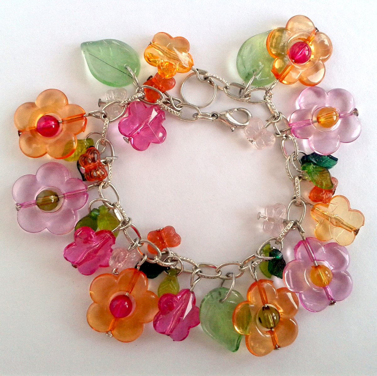 aiv0180	Letní květinový řetízek na ruku