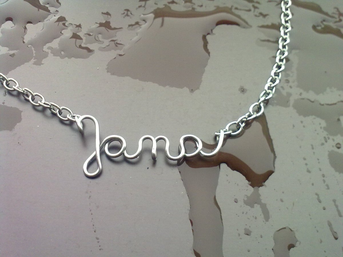 přívěšěk se jménem na přání (hypoalergenní)