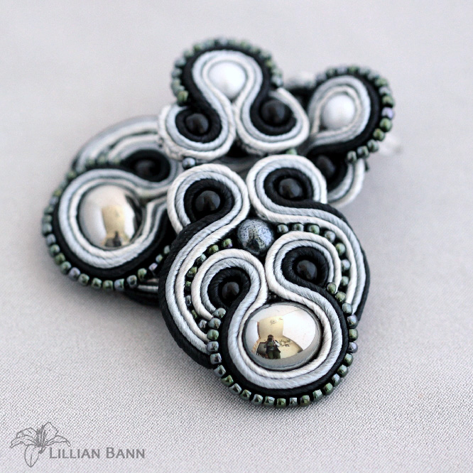 Sutaškové náušnice Nyx