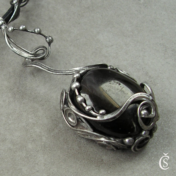 Rapsodie v černém - Gagát