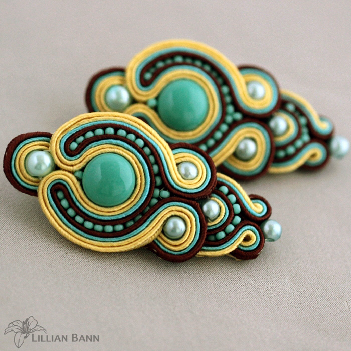 Sutaškové náušnice Isis