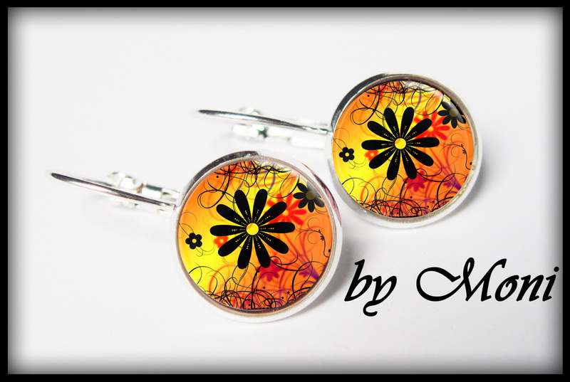 Květiny v trávě - oranžové