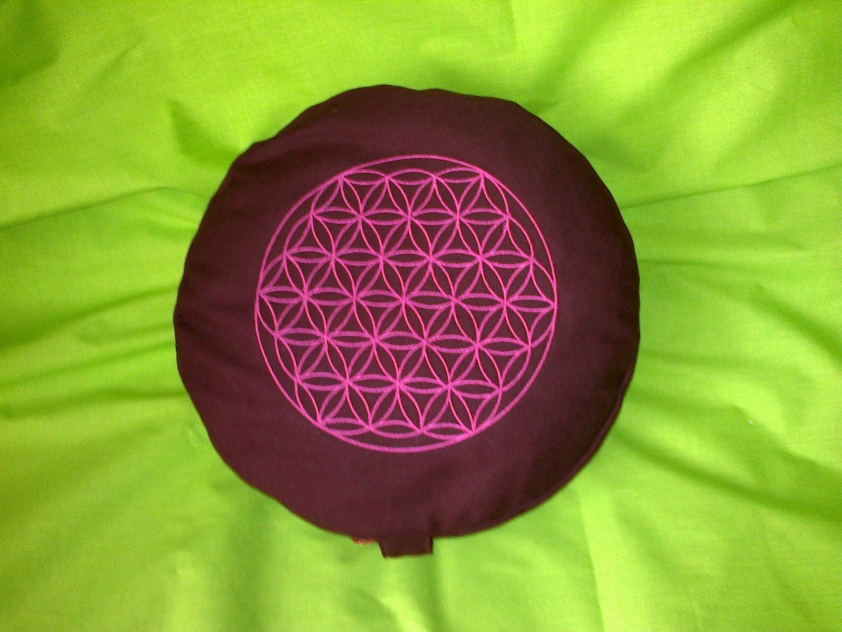 Pohankový meditační polštářek s výšivkou