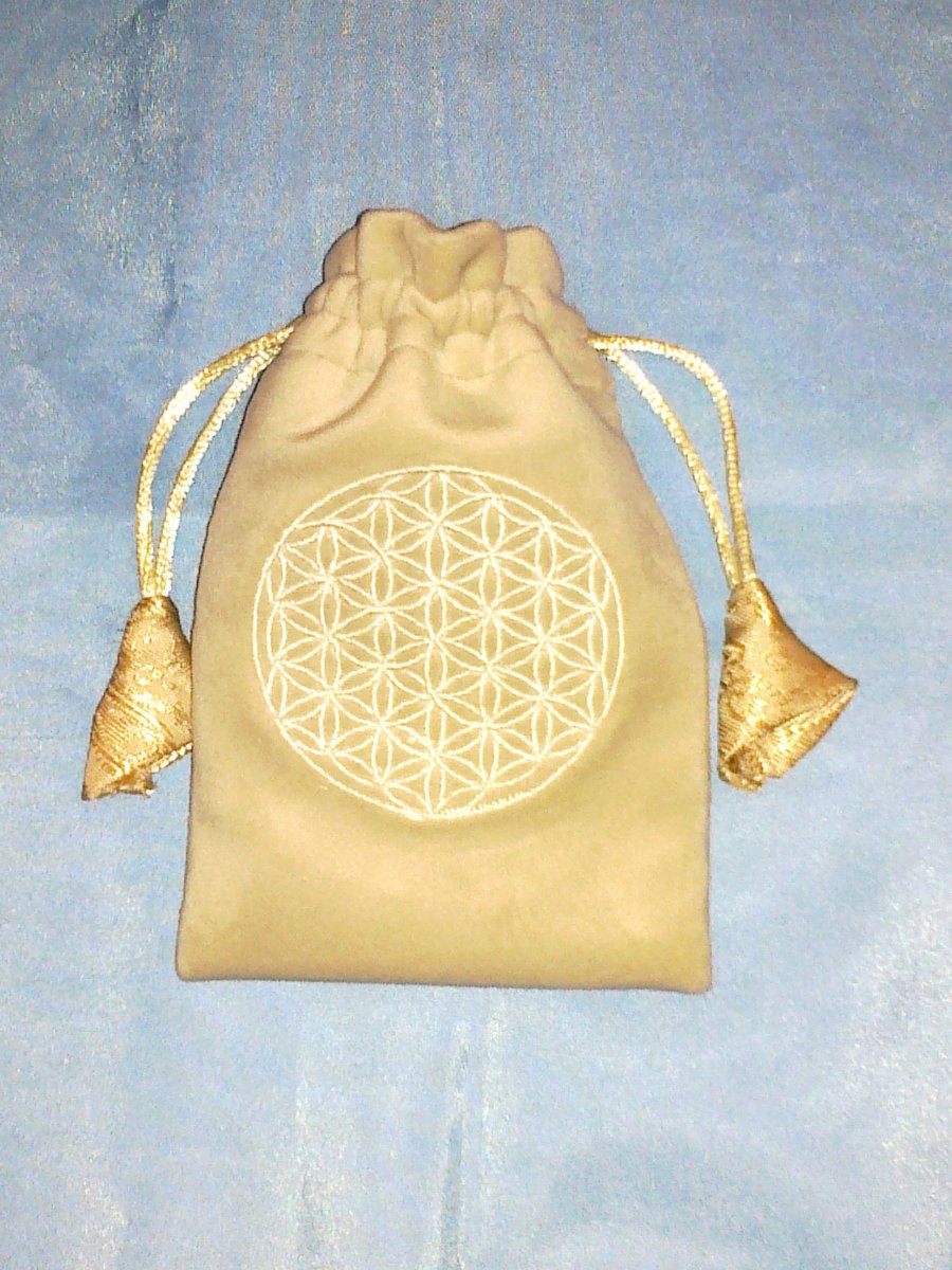 Sametový pytlík s výšivkou