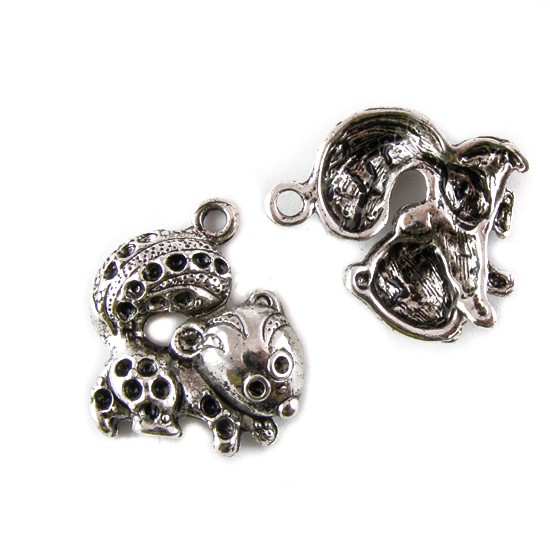 Veverka k dozdobení