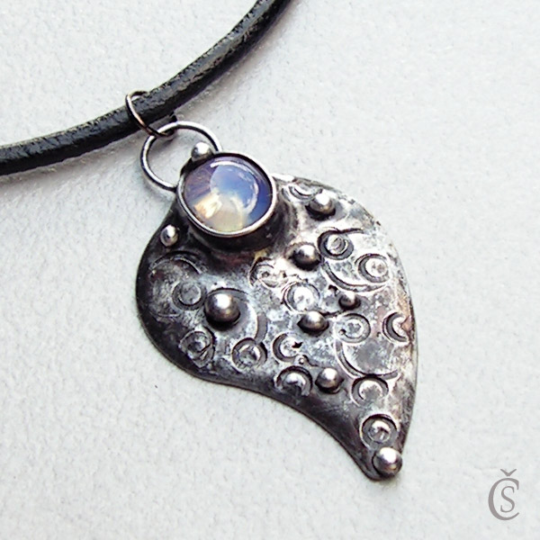 Puntíkaté křídlo andělské - Opalit