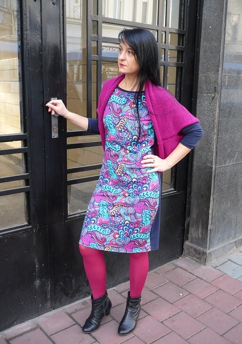 VÝPRODEJ - ŠATY ABSTRAKTNÍ KVĚTY (M)  POSLEDNÍ KUS!