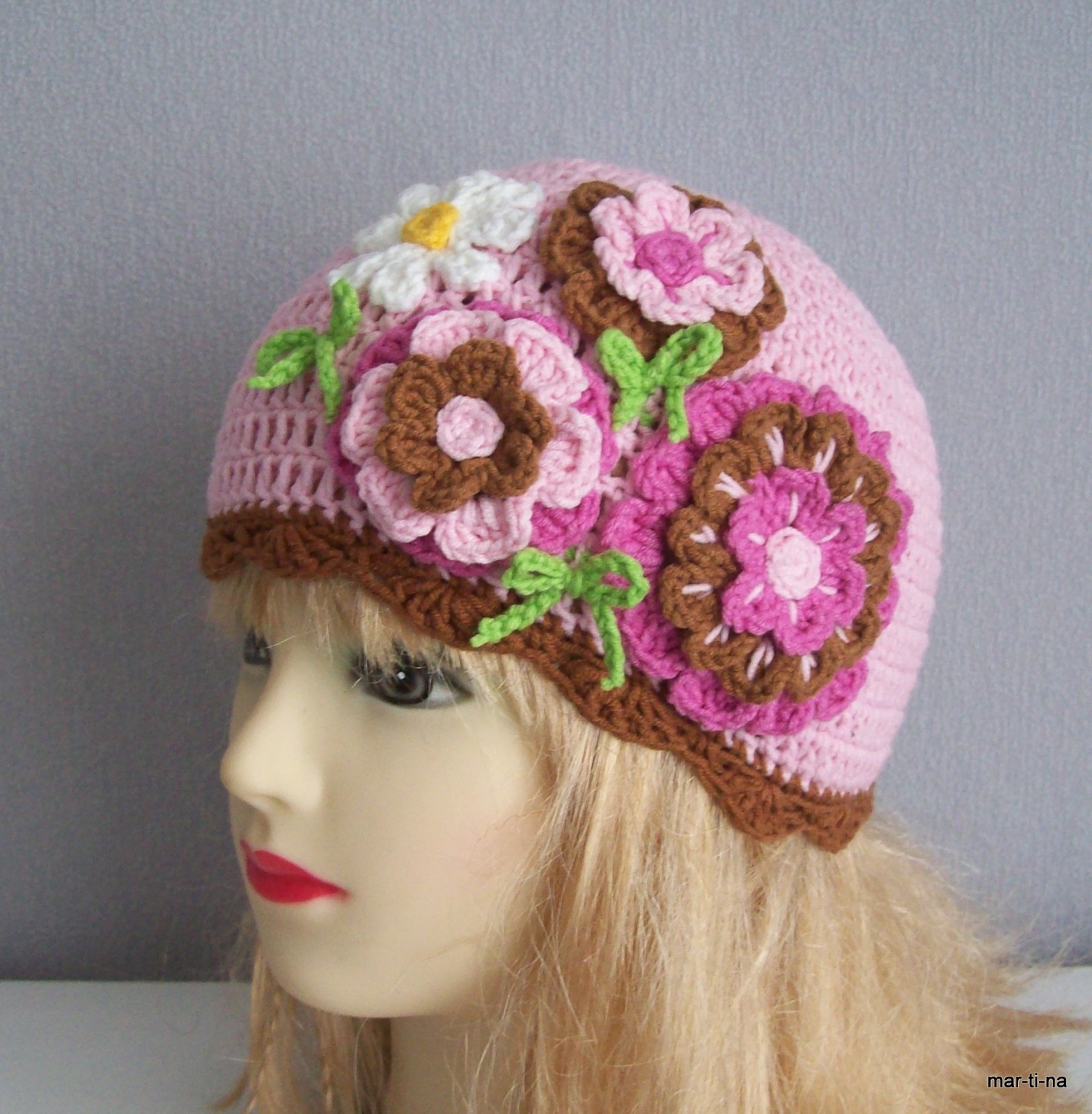 Čepička s kvítím ...