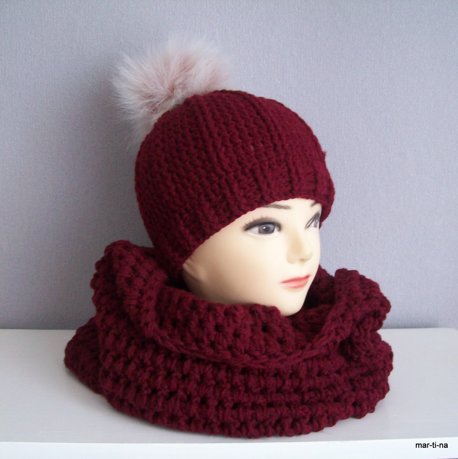 Vínový nákrčník