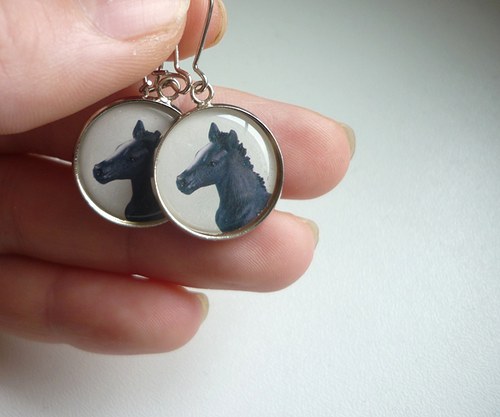 Koně - pryskyřicové náušnice