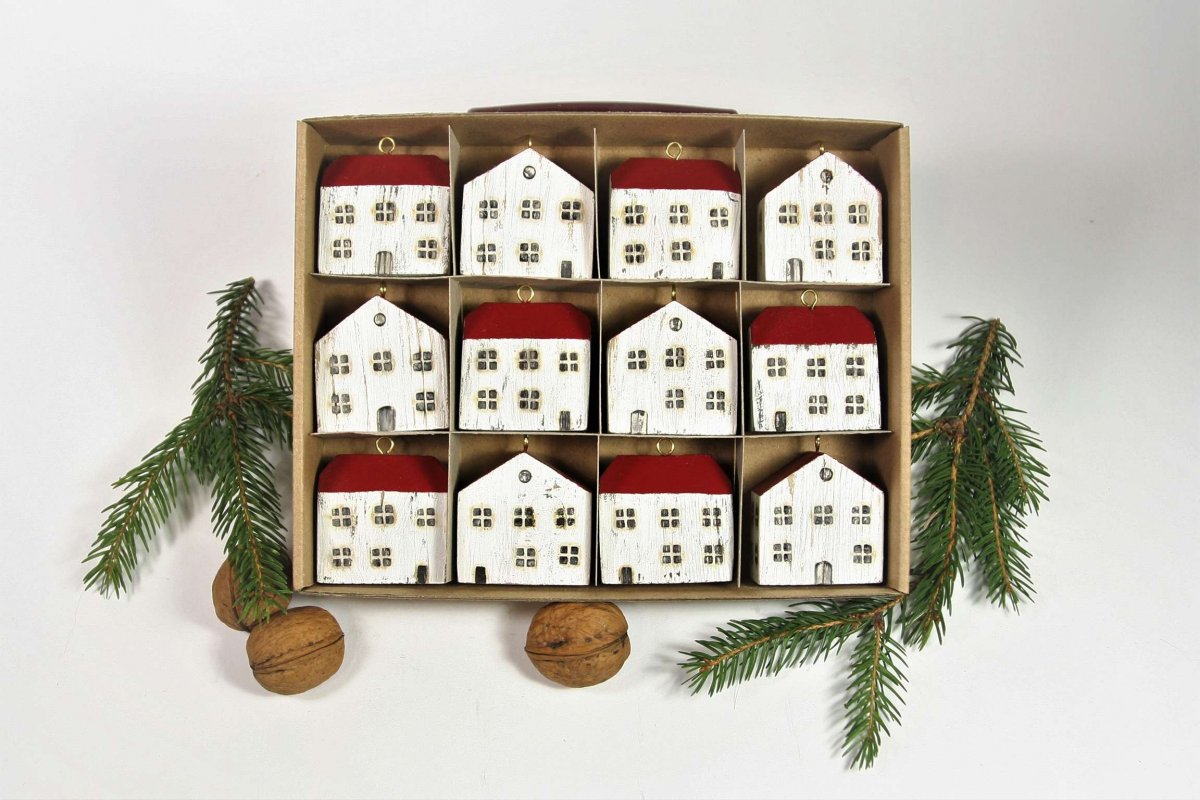 Patinované bílé domečky - 12 ks v dárkové krabici