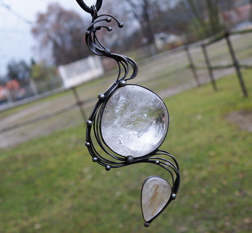 Zrcadlo osudu...(Křišťál, Sagenit)