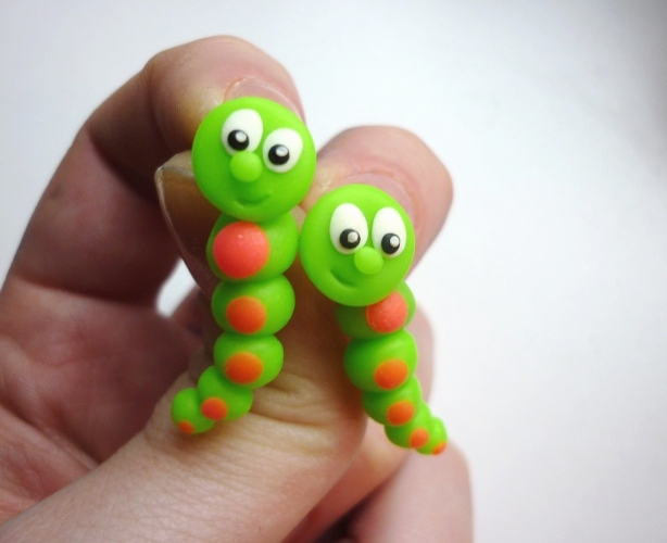 Housenky skrz ucho fimo náušnice