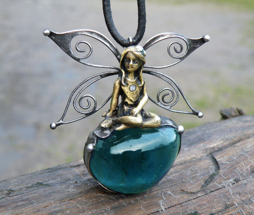 Vílenka z lesní zahrady... (Fluorit)