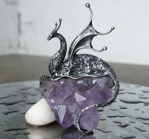 Araela...strážkyně pokladu (Ametyst- drůza)