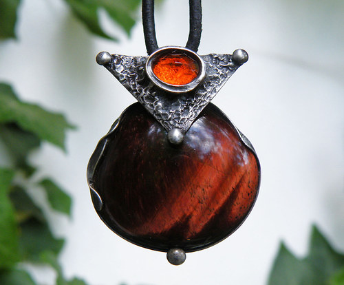 Nórë...(Býčí oko, sklo)