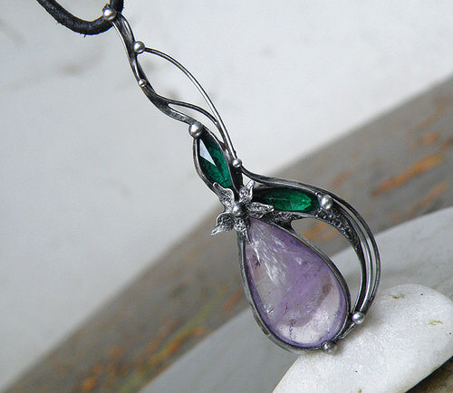 Nina...(Ametyst, sklo) 