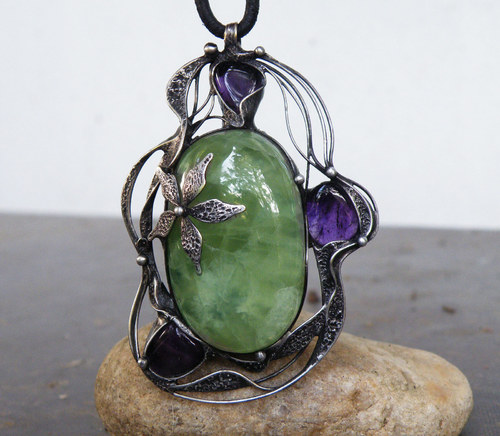 Agälea...(Prehnit s Epidotem, Ametyst)