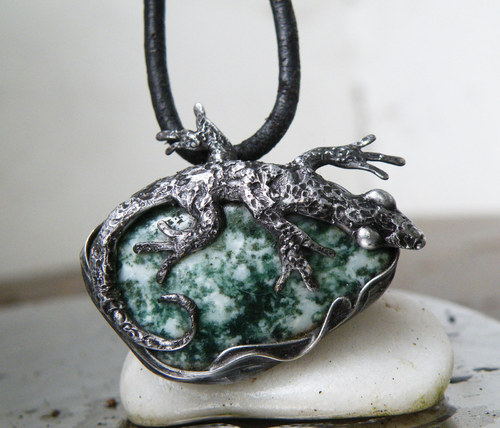 Ještěrka na štěrku -:)...(Achát stromečkový)