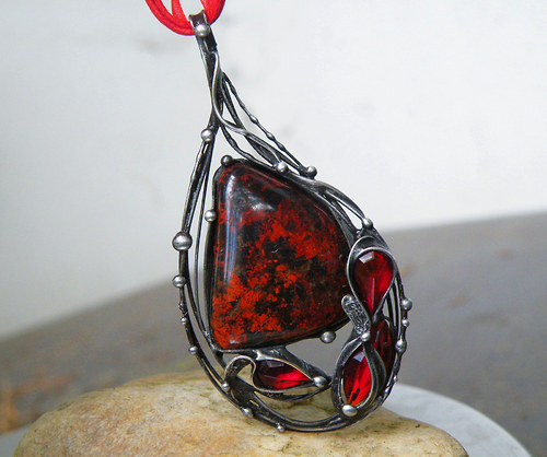 Carnë ento...(Jaspis, šperkové sklo)