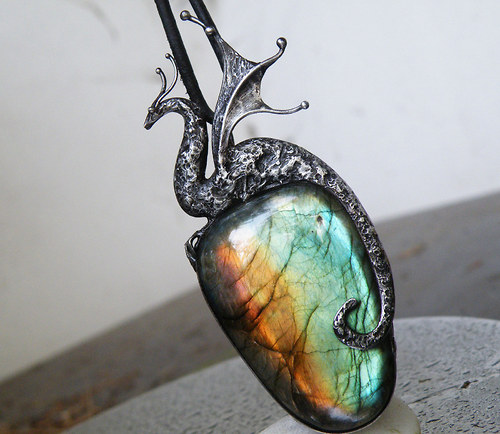 Endhëros...strážce duhy...(Labradorit XXL)