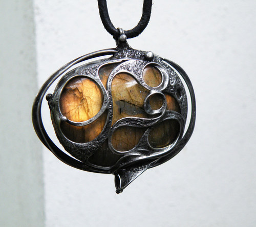 Odlesky...(Labradorit) oboustranný, variabilní