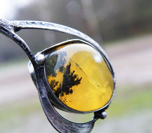 Skvrny na Slunci...(žlutý Opál)