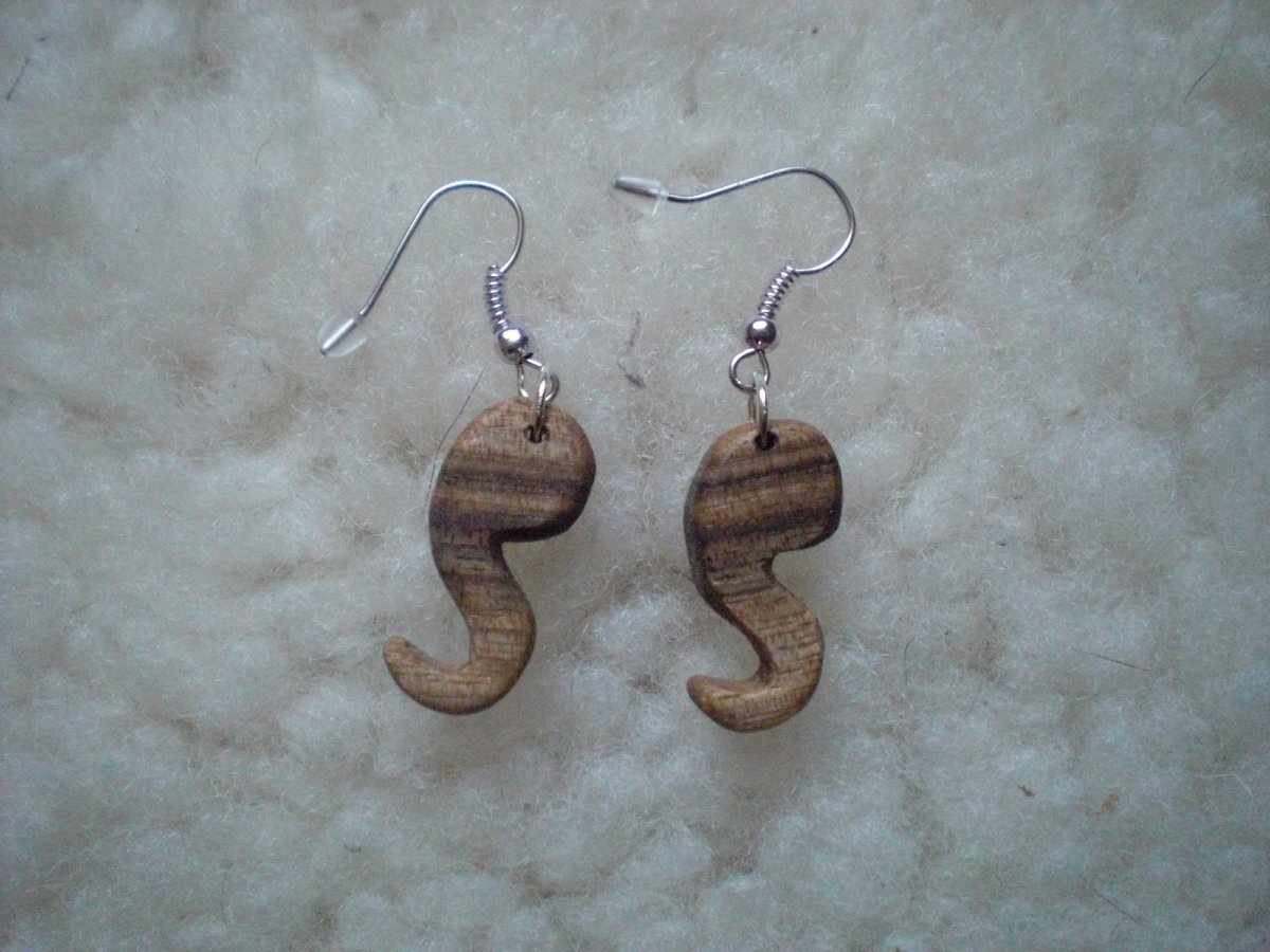 náušnice z ořechového dřeva 9