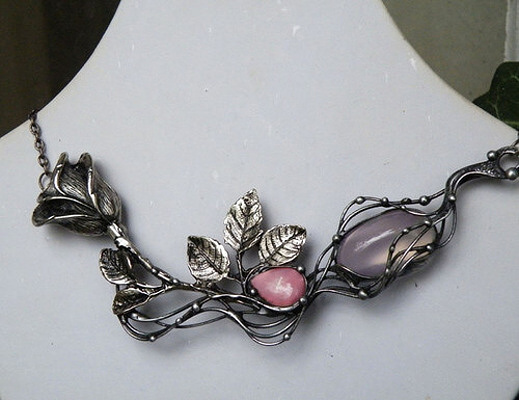 Růže v mlze...(Růženín, Opál)