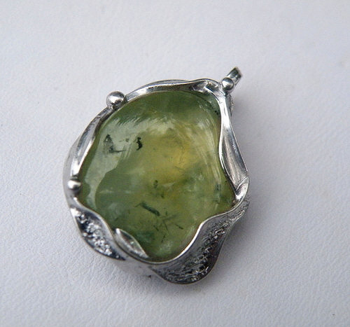 Amulet Prehnit s Epidotem...