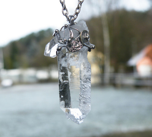 Amulet ledový krystal...(Křišťál surový)