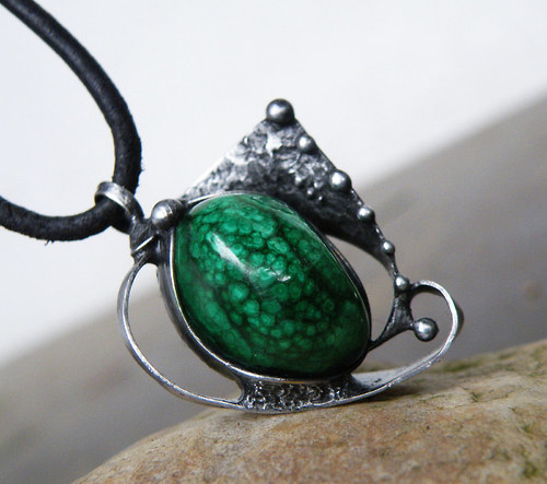 Tisíc očí lesa...(Malachit)