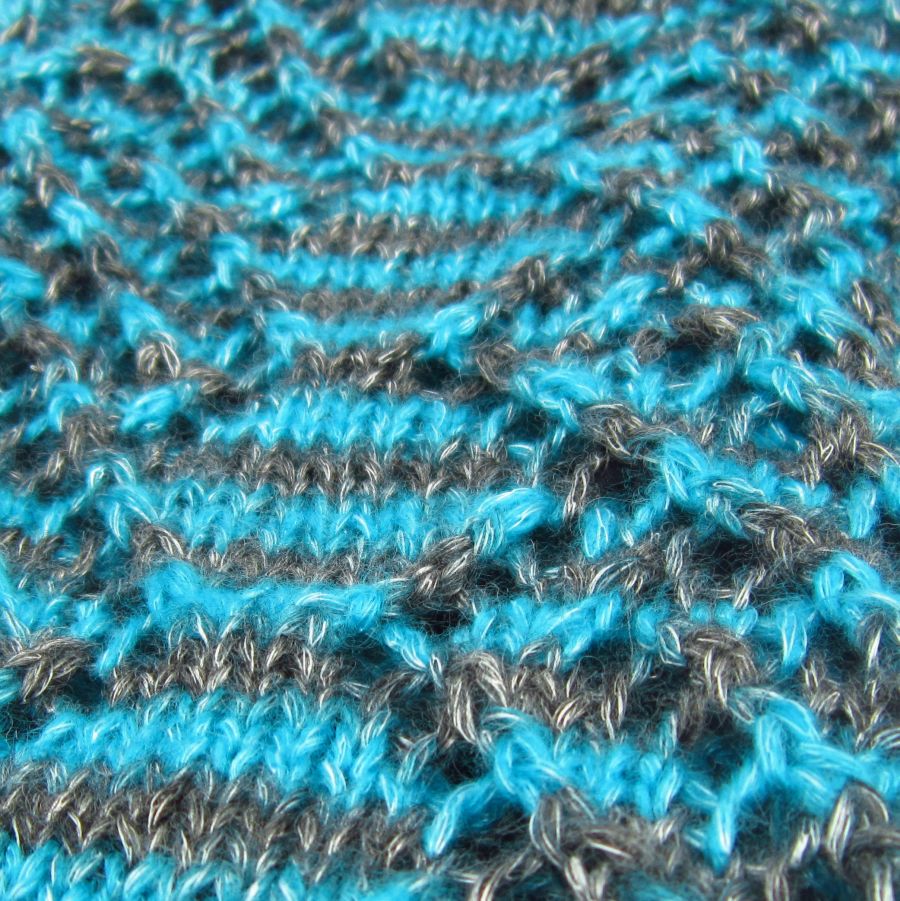 Lehoučká krajková šála