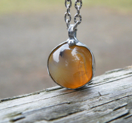 Amulet achát - kulička 1,7cm...