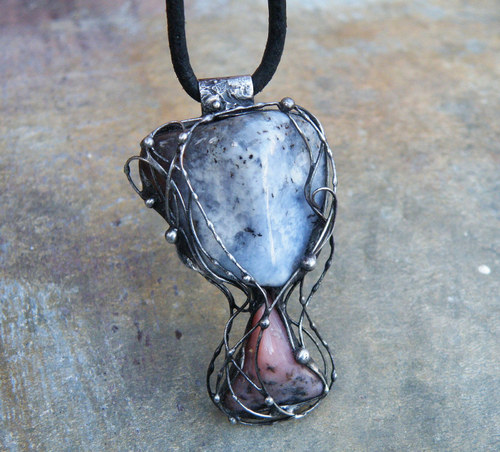 V sítích osudu...(Chalcedon, Opál)