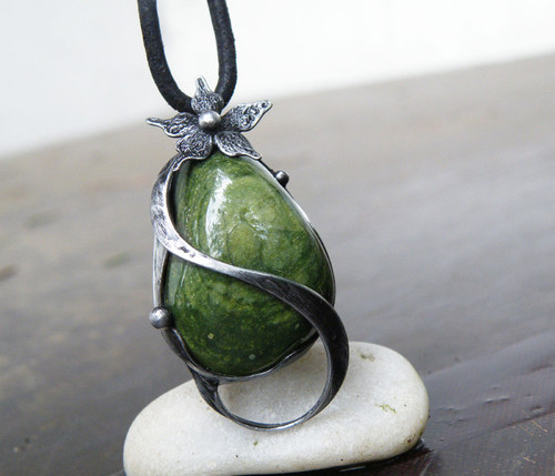 Luční, kvetoucí...(Ryolit)