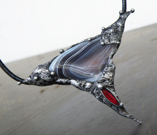 Štít...(Achát, sklo)