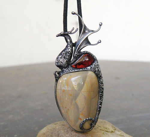 Enara...z tichých skal...(jaspis, granát)