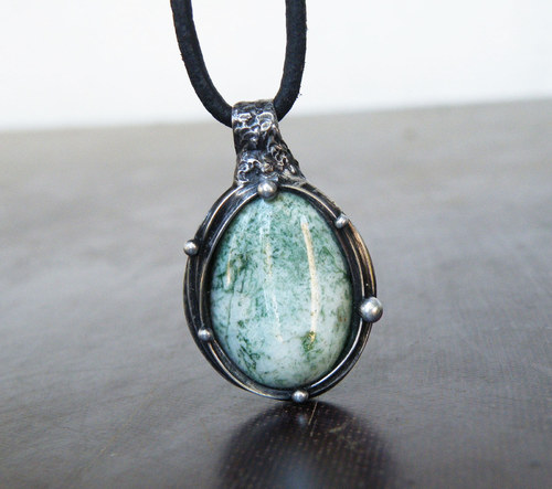 Zelená pavučina...(stromečkový achát) 