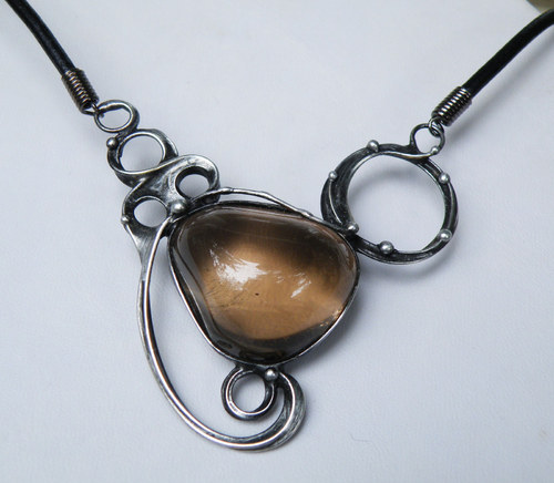 Kroužení... ve stínu...(záhněda)