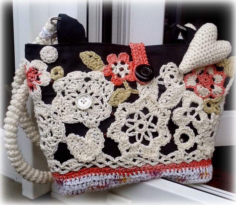 Kabelka... Pavučina z letních květů